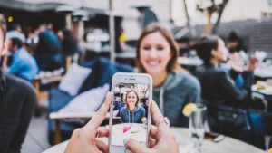 Taking a professional CV photo using a smartphone